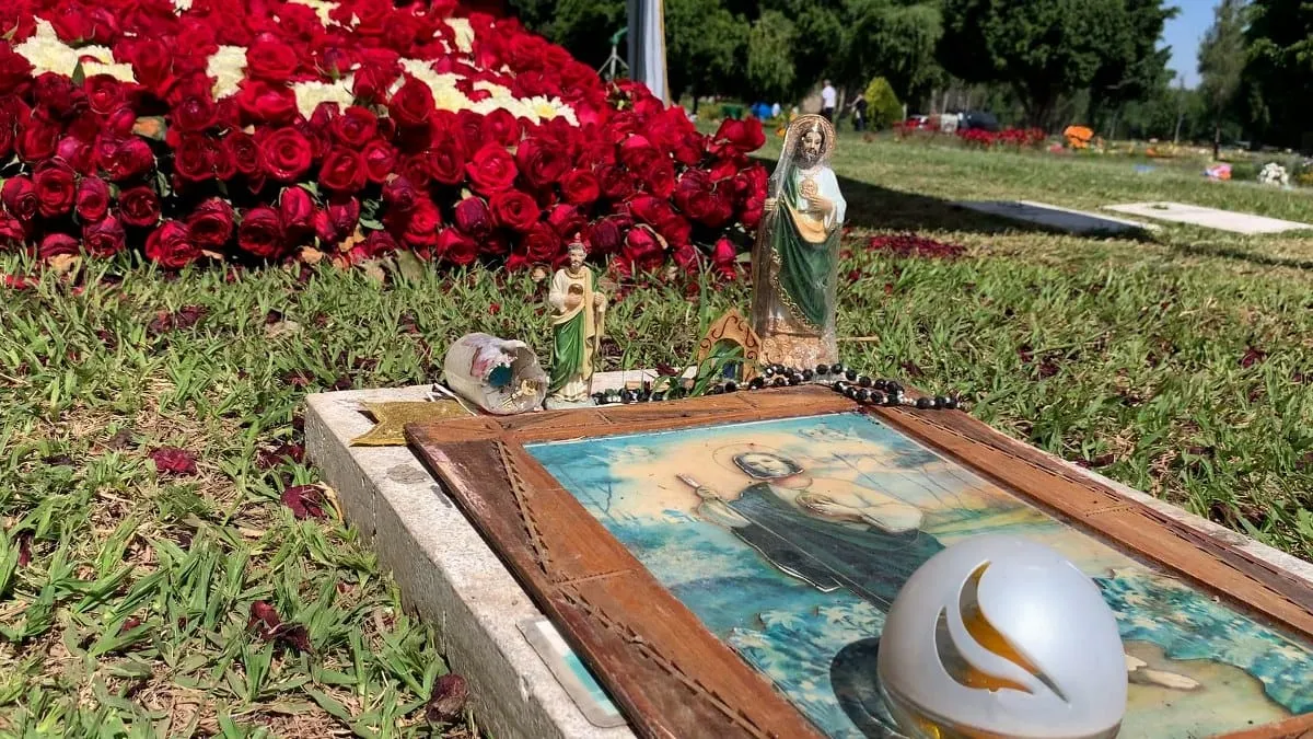 Narcoturismo en Jalisco: la tumba de "El Mencho" ya compite con la de Escobar en Medellín