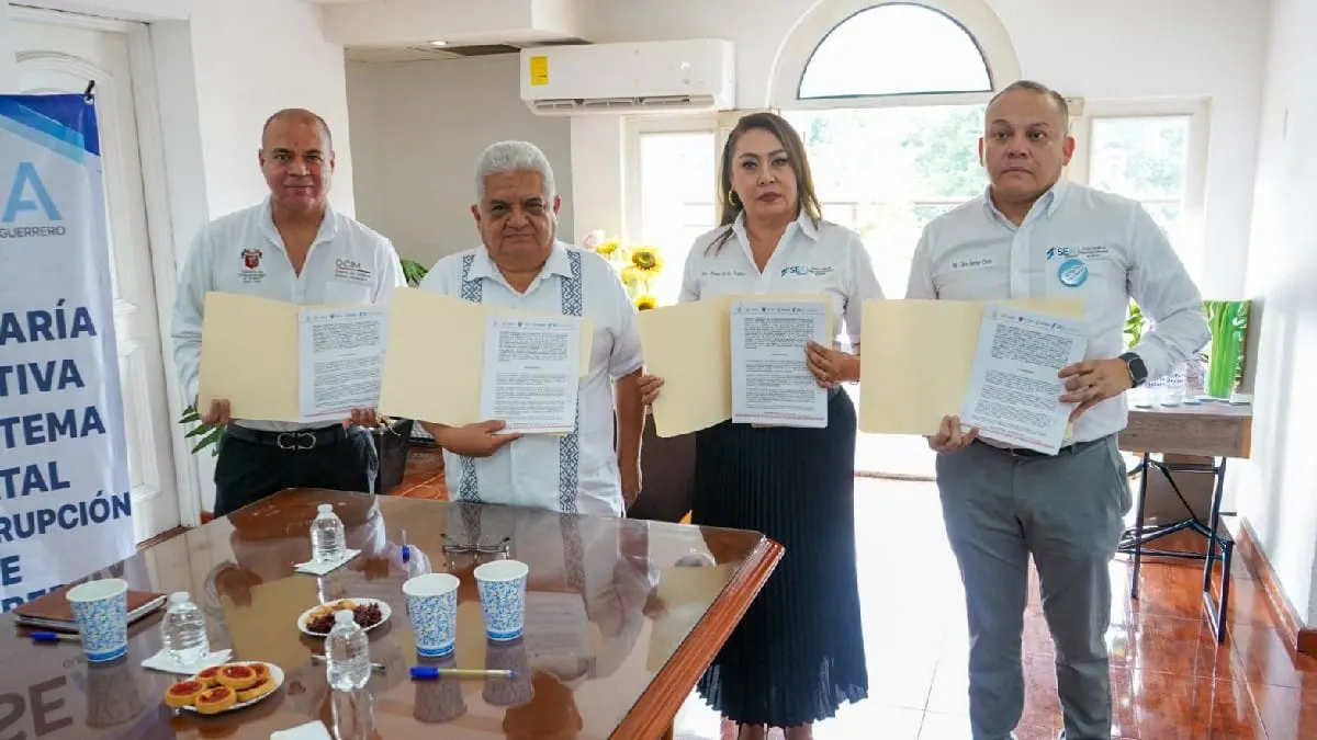 Firma Gustavo Alarcón convenio anticorrupción y mete a Chilpancingo a plataforma estatal