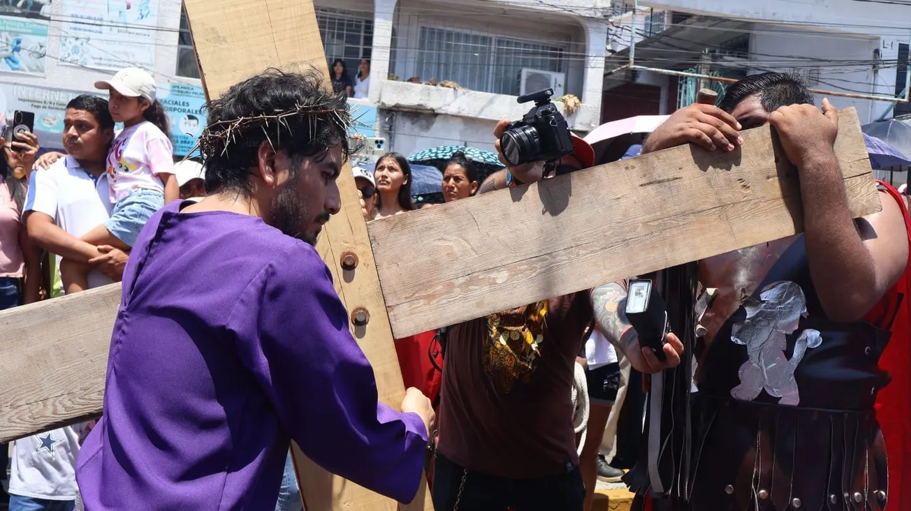 Acapulco celebra con fervor la Pasión de Cristo