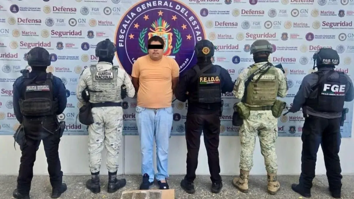 Cae “El Goku” en Taxco, con seis presuntos paquetes de droga y equipo de pesaje