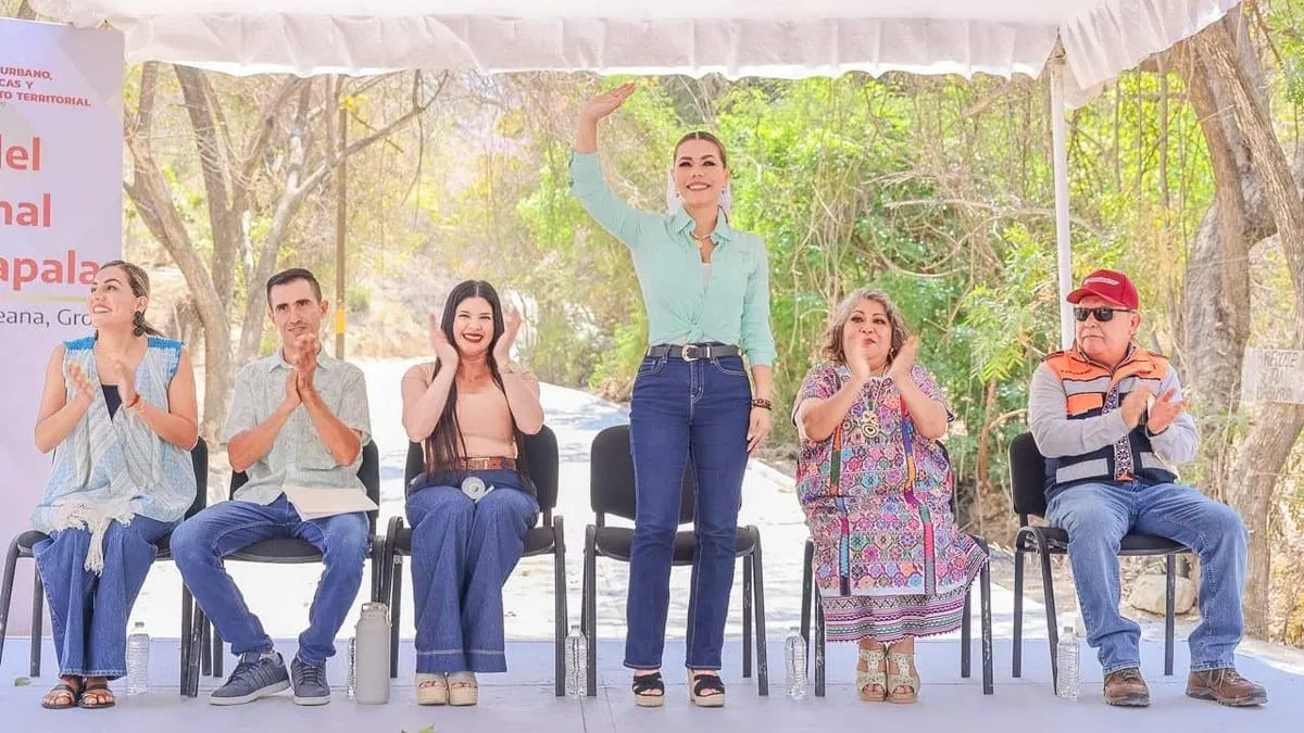 Evelyn Salgado inaugura camino en Tecpan: obra de casi 10 millones conecta comunidades