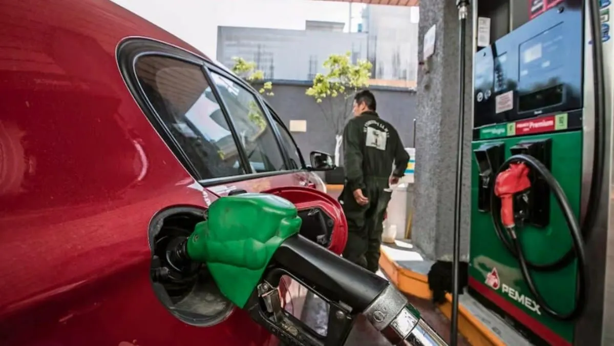 Sheinbaum reúne a gasolineros tras anuncio: busca contener alzas en combustible