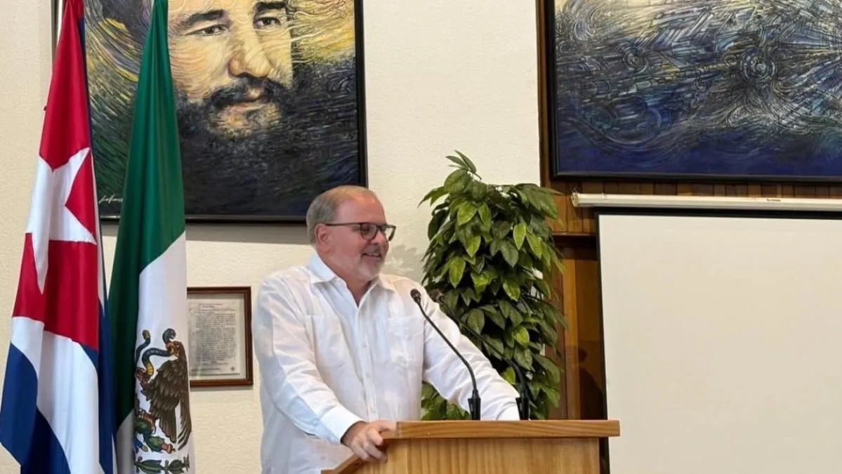 Sheinbaum recibe cartas credenciales del nuevo embajador de Cuba en México