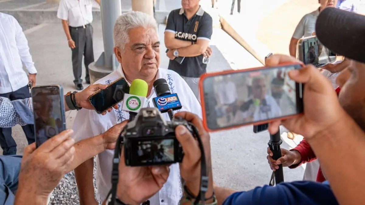 Alcalde de Chilpancingo recorre obra de la feria y pide corregir detalles