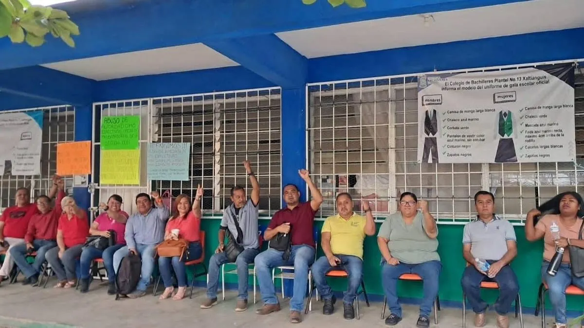 Paran COBACH en Xaltianguis: trabajadores acusan acoso