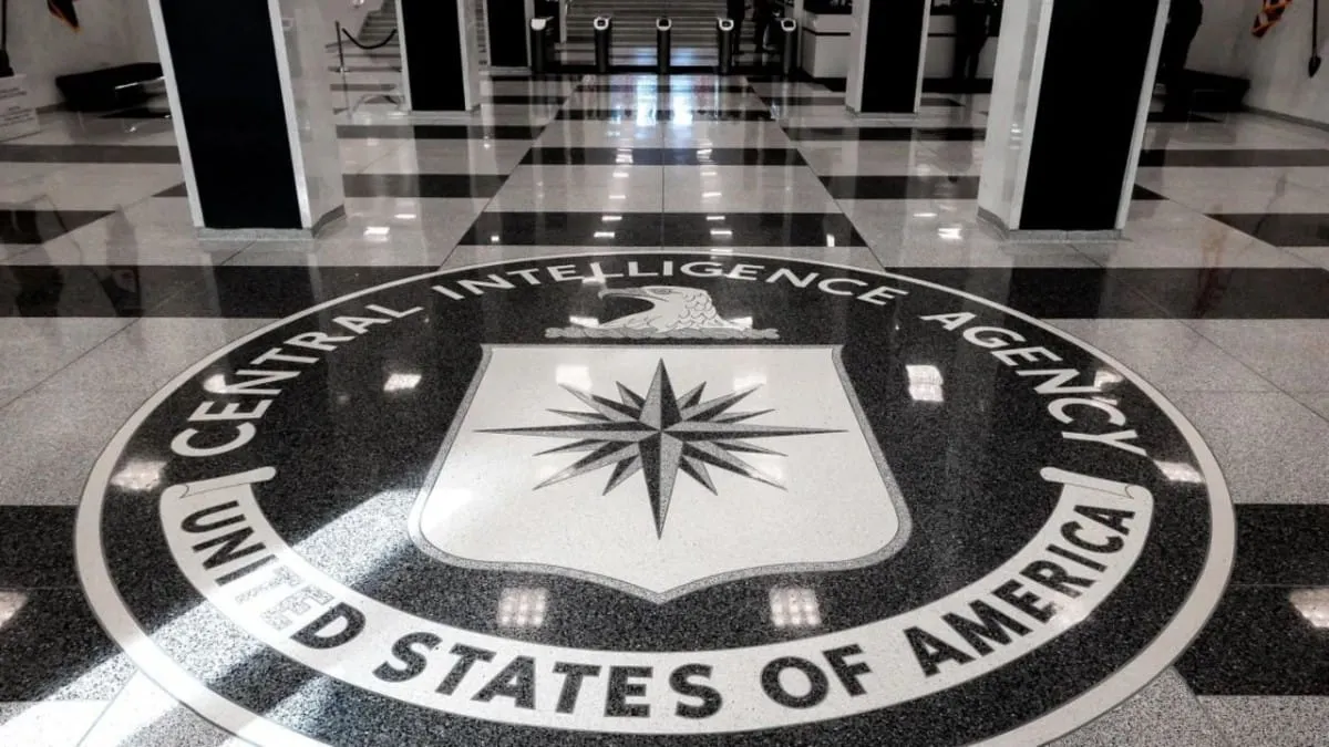 El injerencismo de EU descubierto por un accidente de auto.