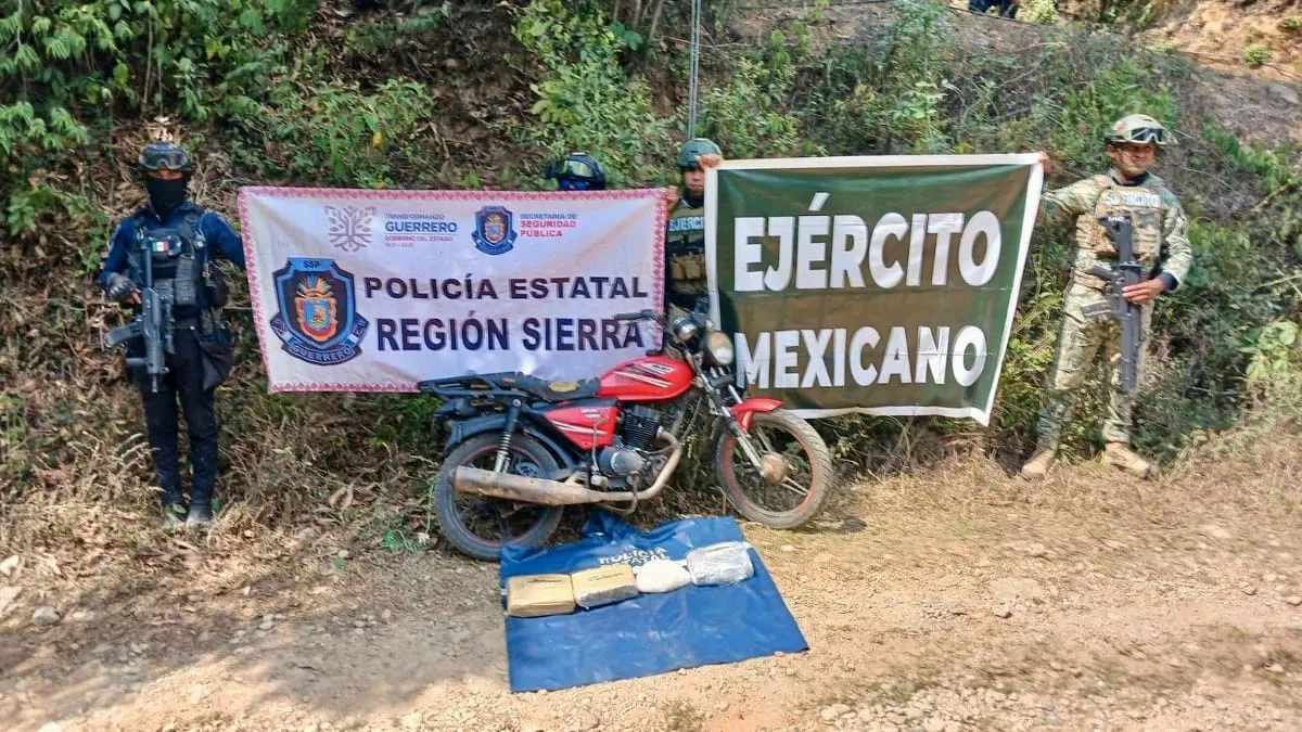 Atoyac: aseguran droga y moto en operativo conjunto en El Paraíso