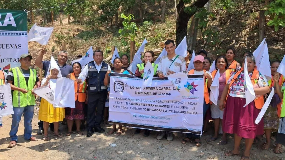 Obras en Guerrero avanzan con apoyo de migrantes: pavimentación y drenaje