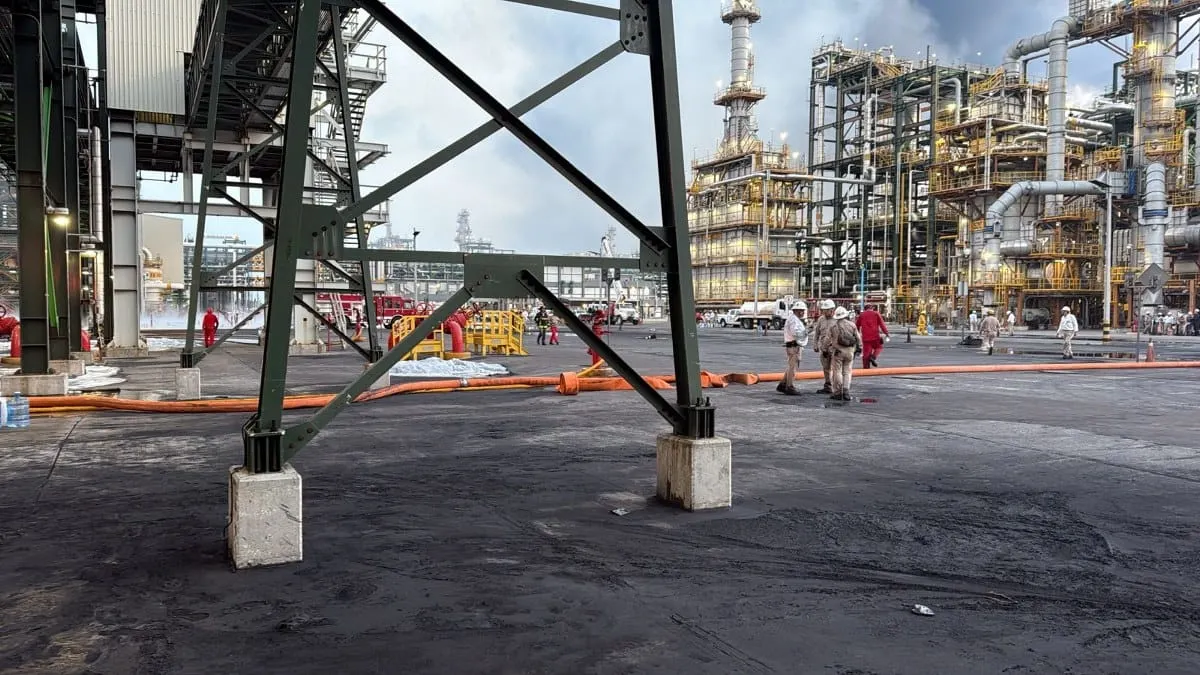 Se incendia de nuevo refinería Dos Bocas; ya van tres incidentes en semanas
