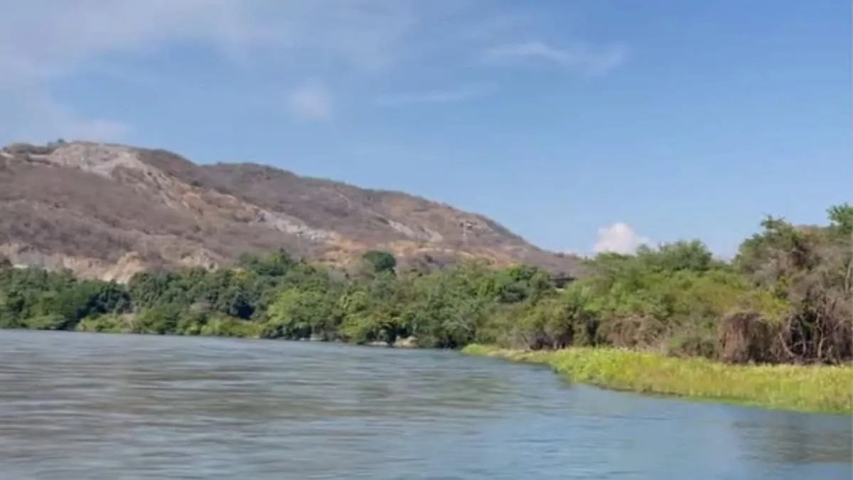 Piden apoyo con lanchas y drones para hallar a niño en río de Las Tamacuas, Guerrero