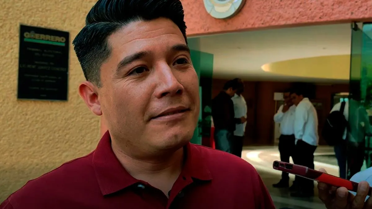 Jacinto González da bienvenida a Esthela Damián, pero le señala vínculos con priístas