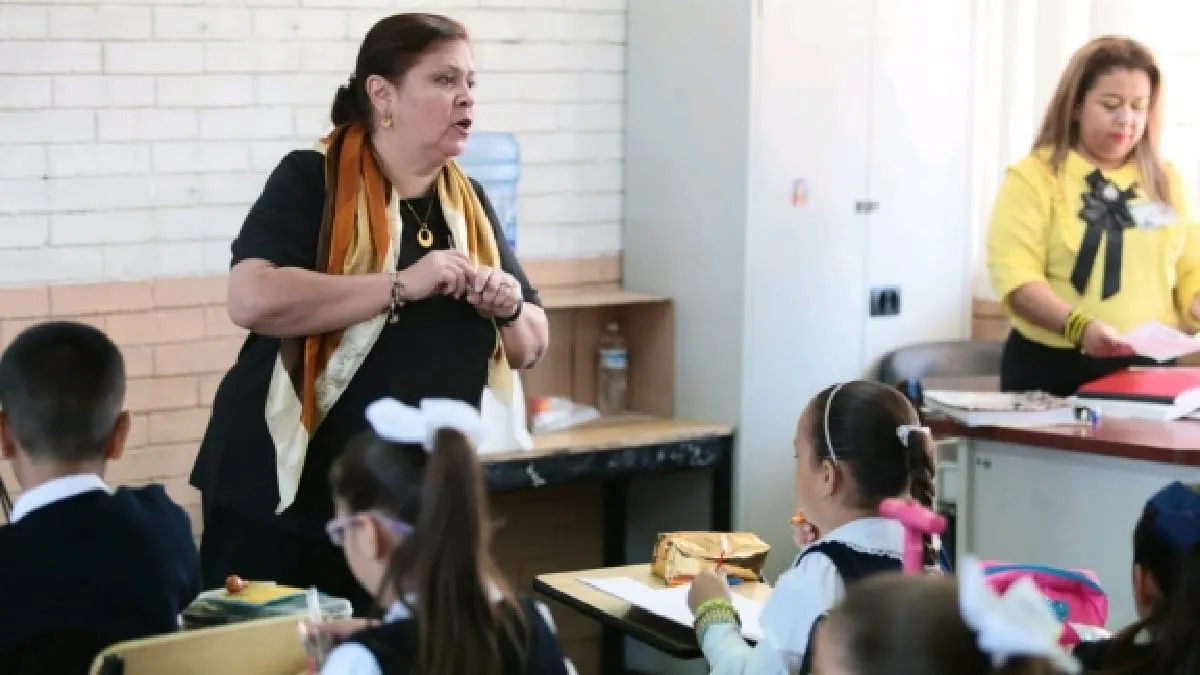 Gobierno sube 9% salario docente: Sheinbaum lo llama “reconocimiento al magisterio”