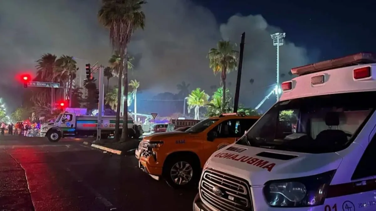 Seis muertos y una plaza devastada: incendio en Los Mochis entra a fase de investigación