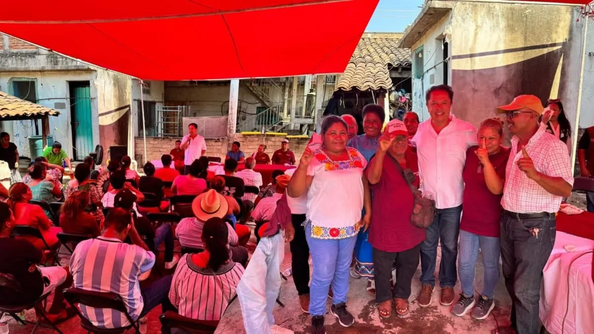 Diputado Pablo Amílcar se reúne con habitantes de Las Vigas para escuchar necesidades locales