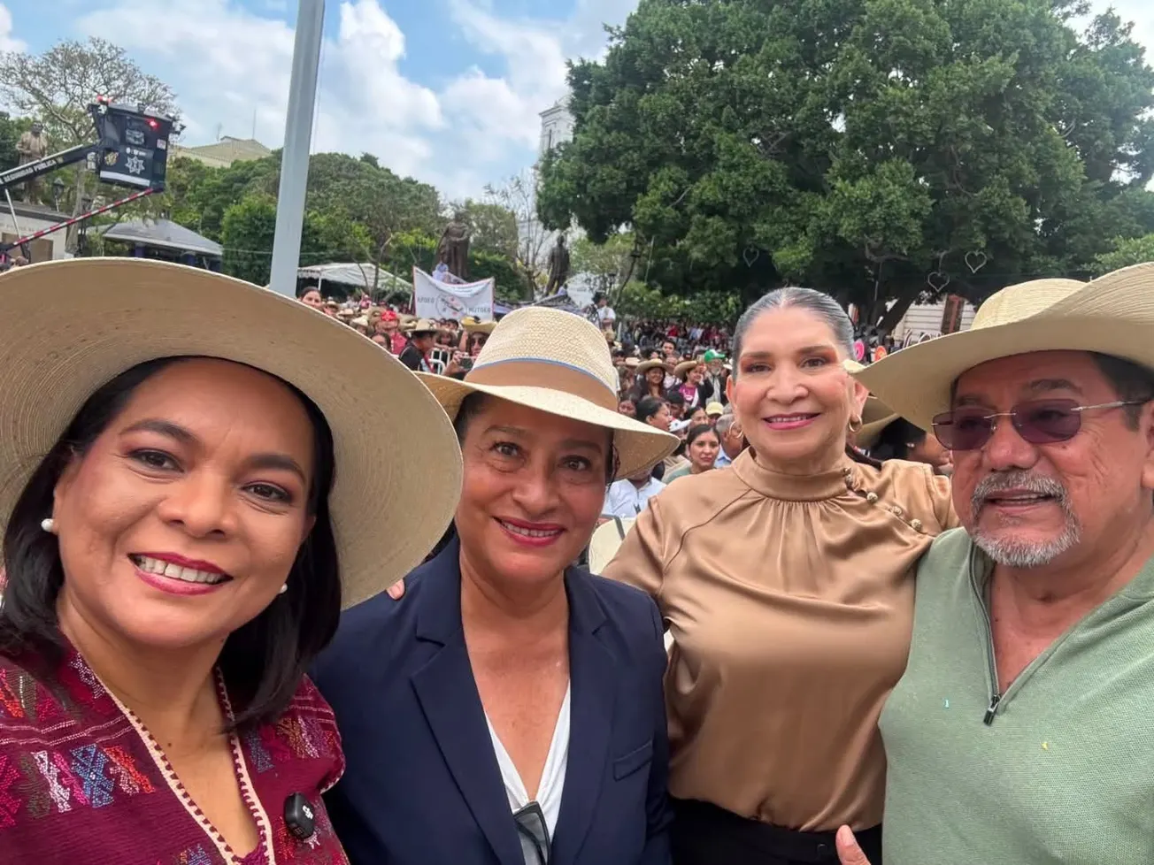 Fotografía con lectura política: Beatriz, Abelina, Guadalupe y Félix coinciden en Chilpancingo en informe de Sheinbaum; Esthela no asiste
