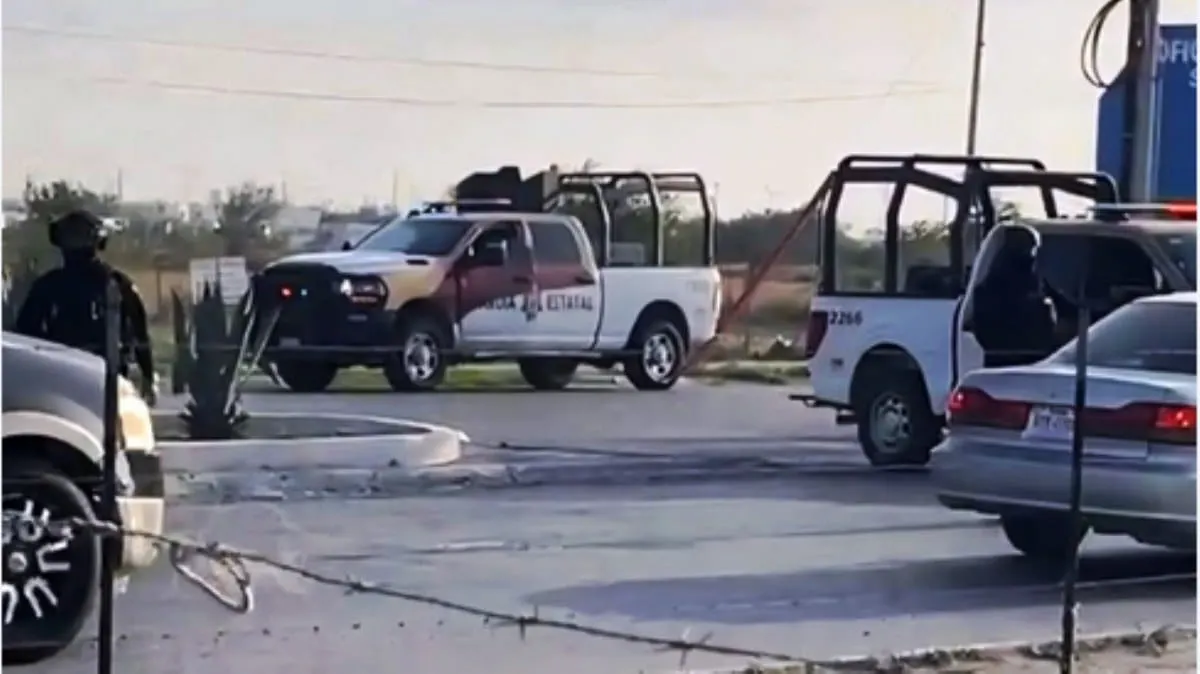 El vehículo de los atacantes portaba placas de circulación del estado de Texas.
