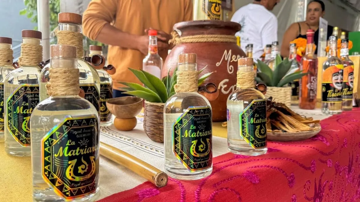 Congreso de Guerrero reúne a productores de mezcal para impulsar ventas y apoyo al sector
