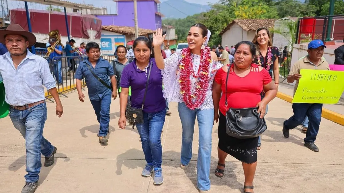 Evelyn Salgado llega a Santa Cruz del Rincón con apoyos, obras y anuncio de inversión pública