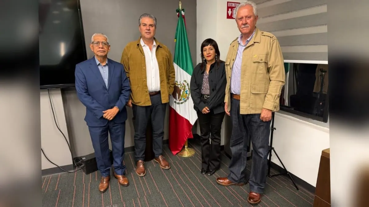 Reunión entre CONATRAM y autoridades abre debate por nuevas reglas al autotransporte