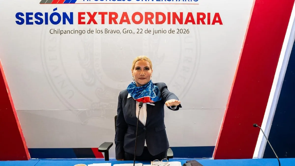 Por primera vez, una mujer queda al frente de la UAGro tras licencia de Javier Saldaña
