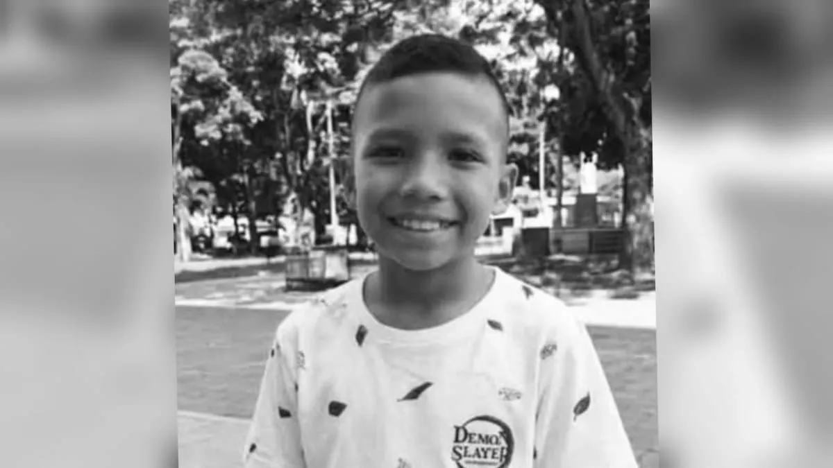 Bala perdida mata a niño de 11 años durante enfrentamiento entre sicarios en Colombia