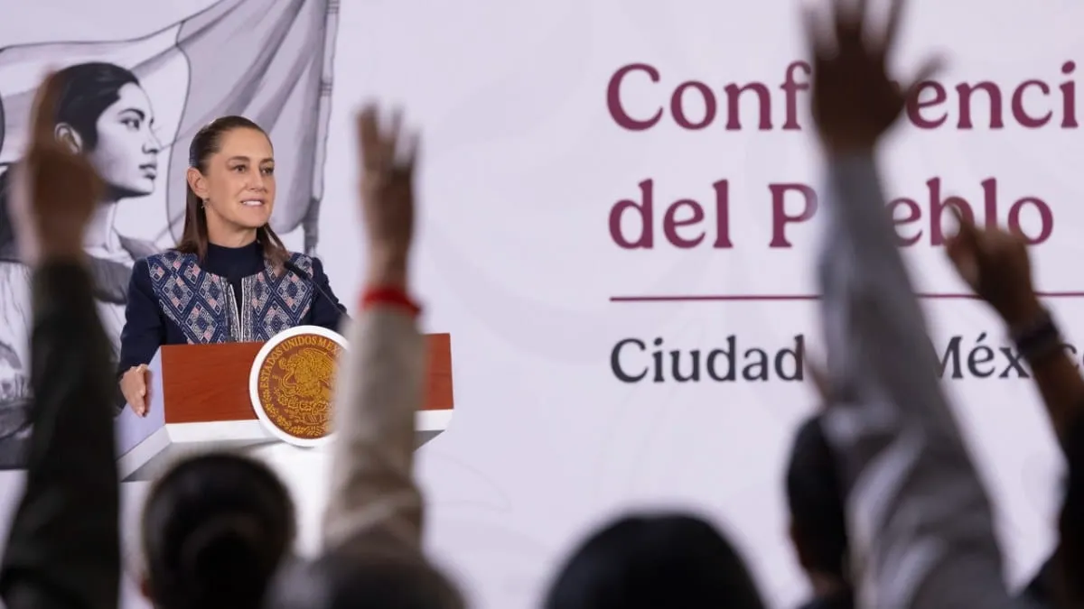 Sheinbaum marca distancia de Morena ante alianzas rumbo a 2027