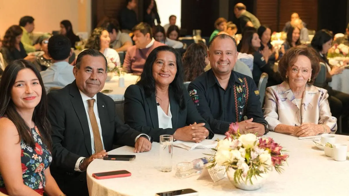 Abelina López lleva la oferta turística de Acapulco a Puebla