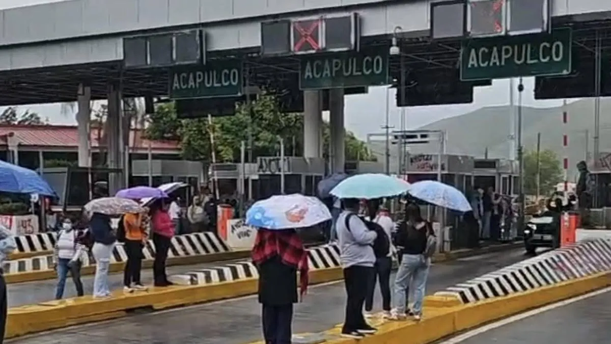 CETEG toma caseta de Palo Blanco y pide 100 pesos por vehículo en la Autopista del Sol