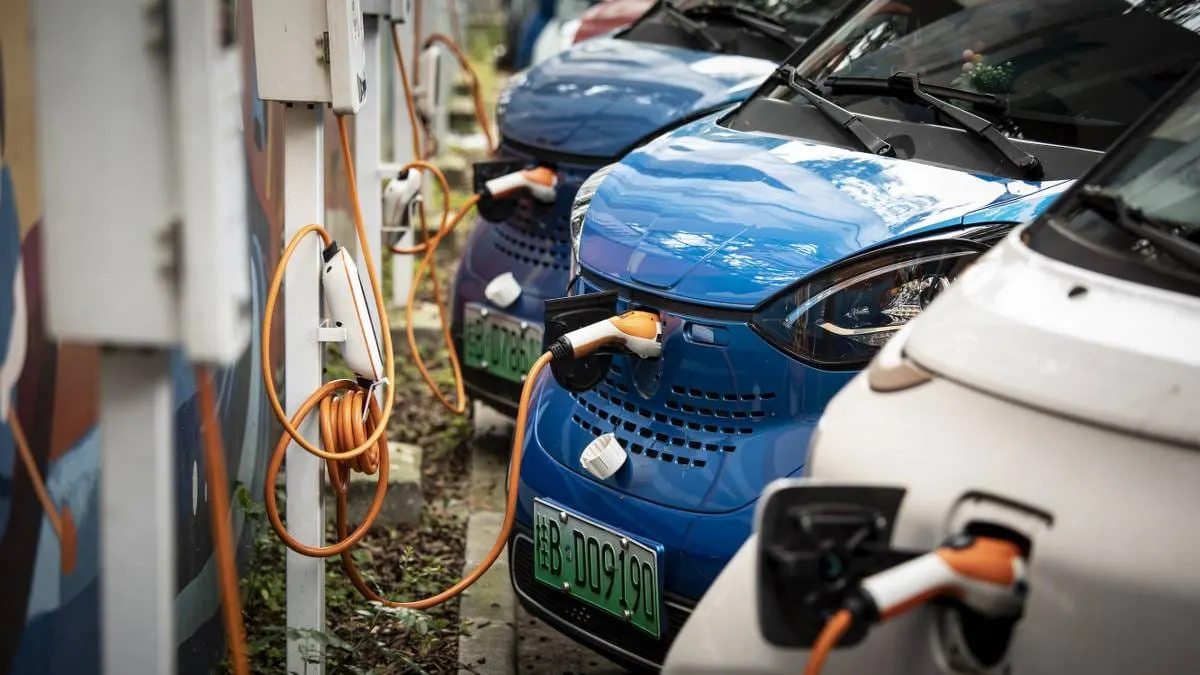 Autos eléctricos evitan 262 mil muertes prematuras en China, según estudio