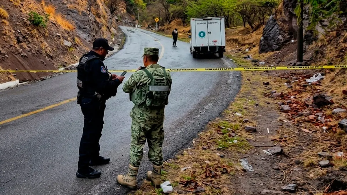 Hallan dos cuerpos sin vida en la Chilpancingo-Tixtla; estaban atados de manos