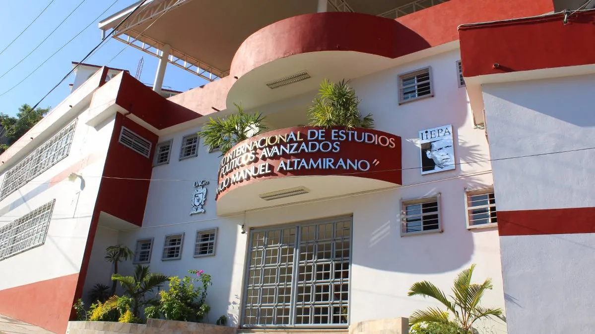 ¿Buscas carrera? Siguen disponibles fichas para estudiar Ciencia Política en Acapulco