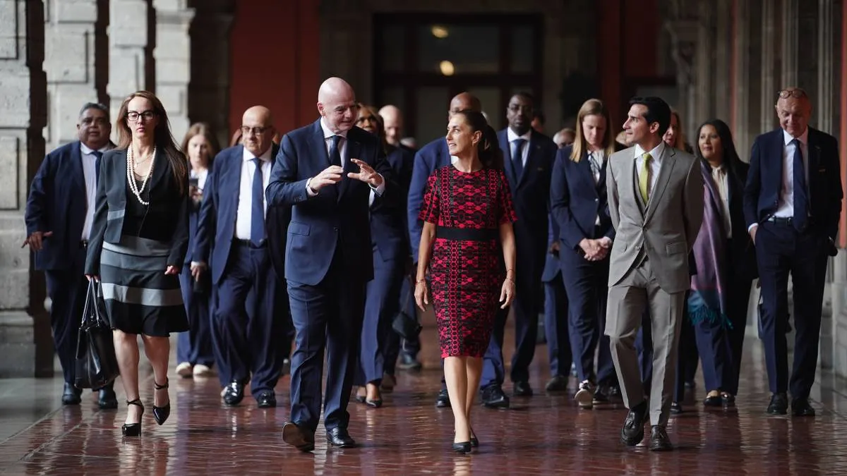 Sheinbaum recibe a Gianni Infantino y a la FIFA a horas de inaugurar el Mundial 2026
