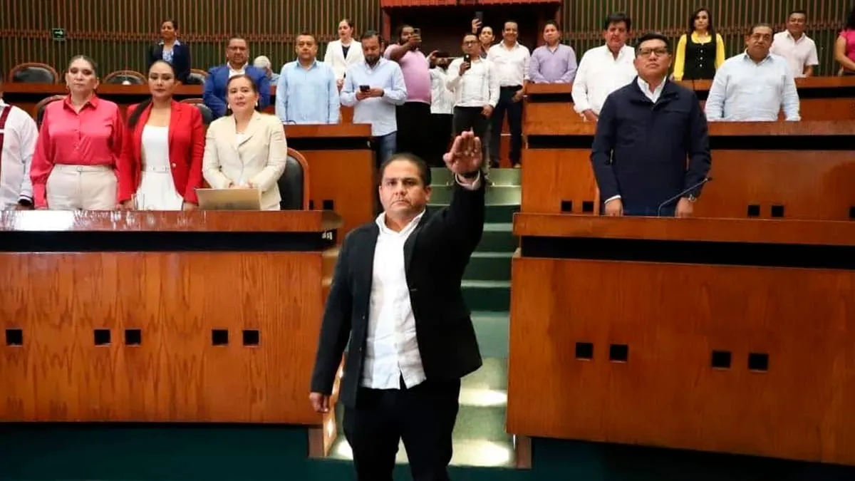 Con 13 de 25 votos de Morena, Joaquín Badillo asume la Jucopo del Congreso de Guerrero