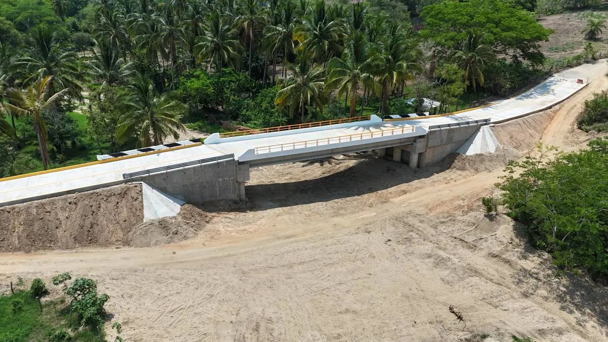 Invierte gobierno de Guerrero más de 10 mdp en puente en la Costa Chica