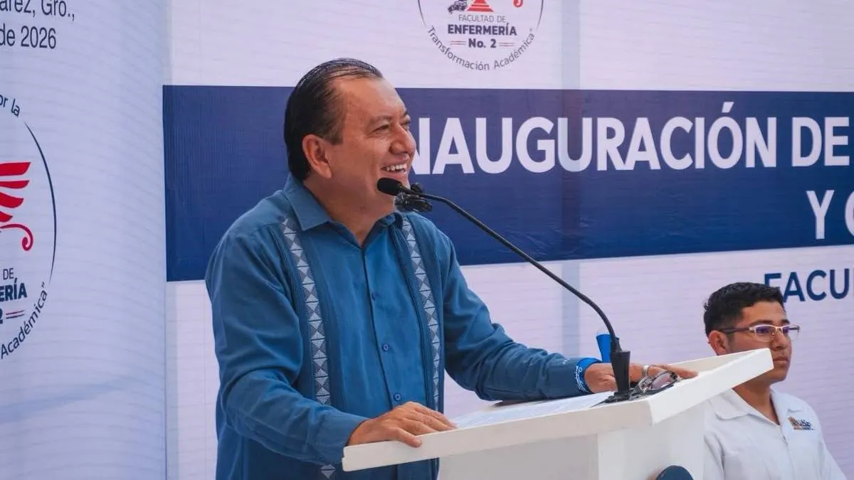 Javier Saldaña presenta licencia al cargo de rector de la UAGro