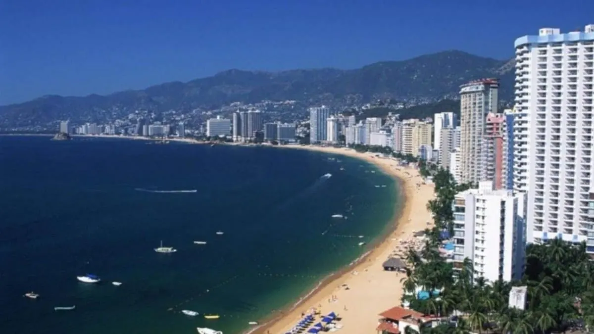 Acapulco inicia su periodo vacacional con todas sus playas monitoreadas dentro de la norma sanitaria
