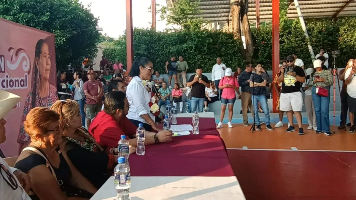 "El pueblo me está esperando", asegura Abelina López al iniciar su recorrido por Guerrero