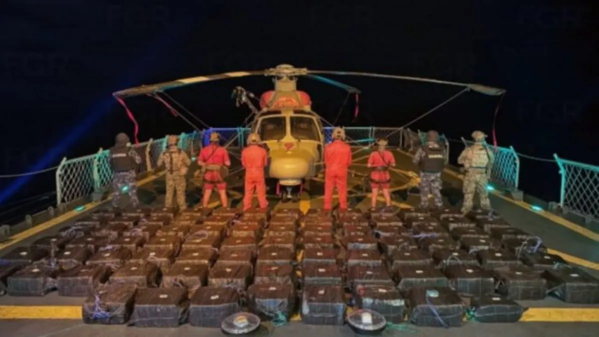 Caza aérea y un decomiso masivo en alta mar.