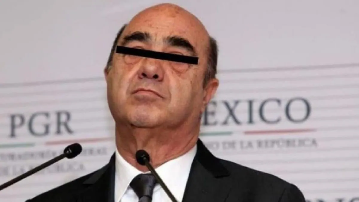 Obtiene Murillo Karam retiro de prisión preventiva en proceso por Ayotzinapa; permanece bajo arresto domiciliario