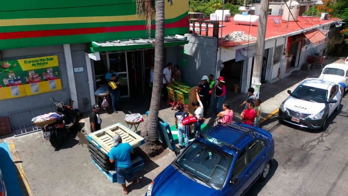 Protección Civil revisa respuesta a simulacros de incendio en comercios de Acapulco