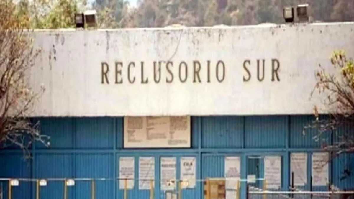 Vinculan a proceso en CDMX a contralmirante retirado y tres marinos por fraude en contratos de medicamentos