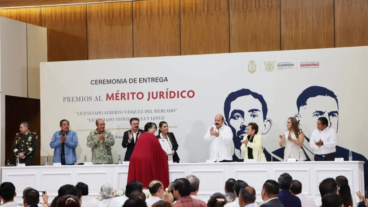 Diputados acompañan entrega del Premio al Mérito Jurídico en Guerrero