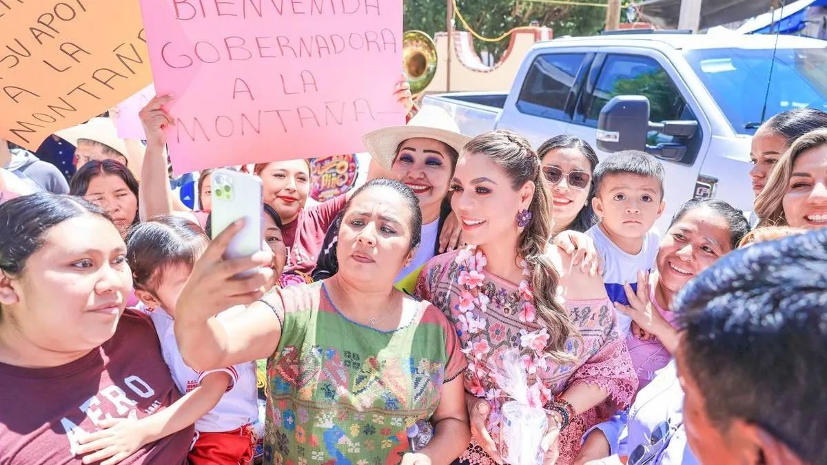 Evelyn Salgado entrega obras en la Montaña y anuncia más caminos para Guerrero