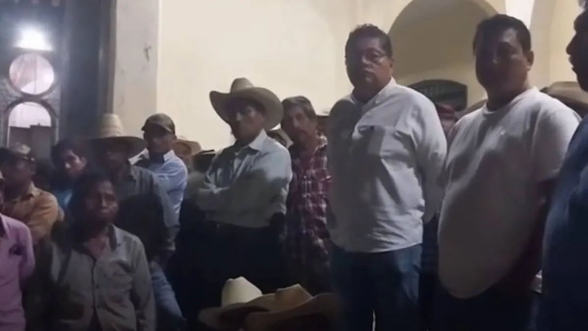 Retienen a dos funcionarios de Guerrero; comunidades exigen liberar a líder del CIPOG-EZ