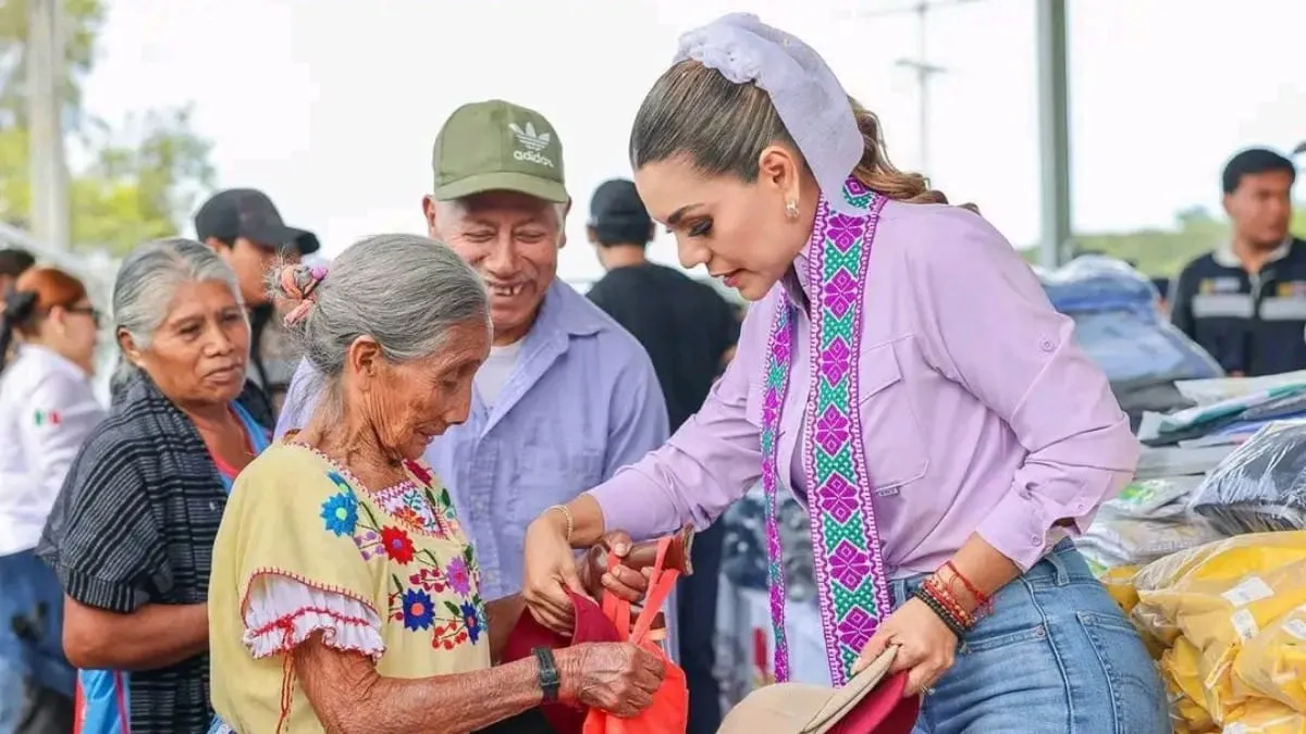 Evelyn Salgado lleva Tianguis del Bienestar a Xicotlán, en Chilapa
