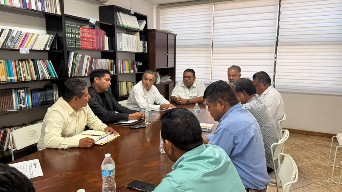 Gobierno de Guerrero acuerda dar seguimiento a demanda carretera de Metlatónoc