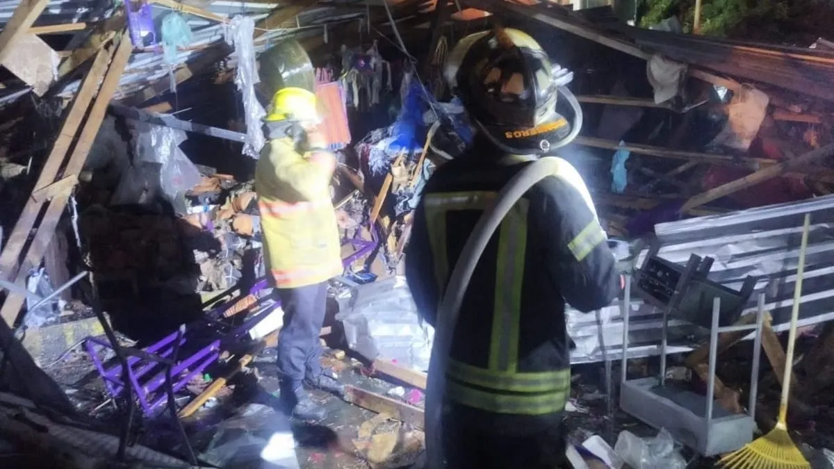 Incendio en local del Mercado Central moviliza a cuerpos de emergencia en Acapulco