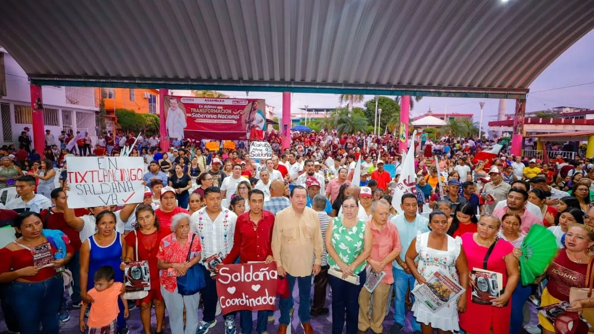 Javier Saldaña suma respaldo de más de mil personas en asamblea de Coyuca de Benítez