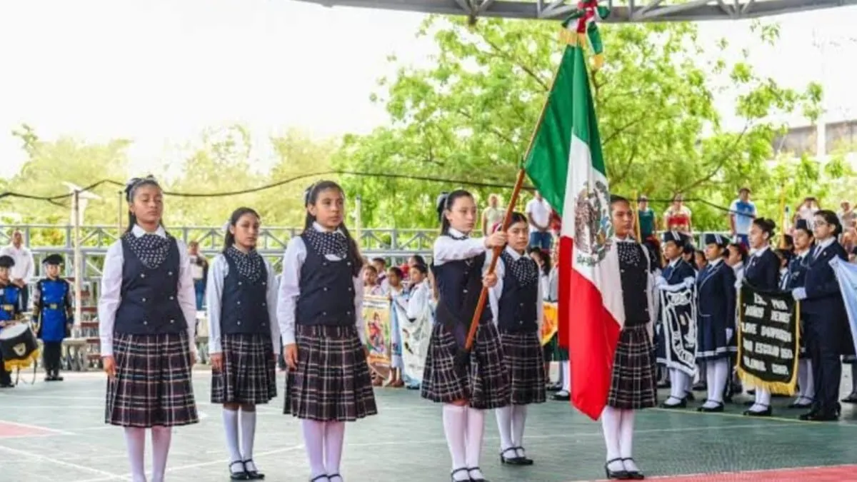SEP rompe con la tradición escolar; el mejor promedio ya no garantizará un lugar en la escolta