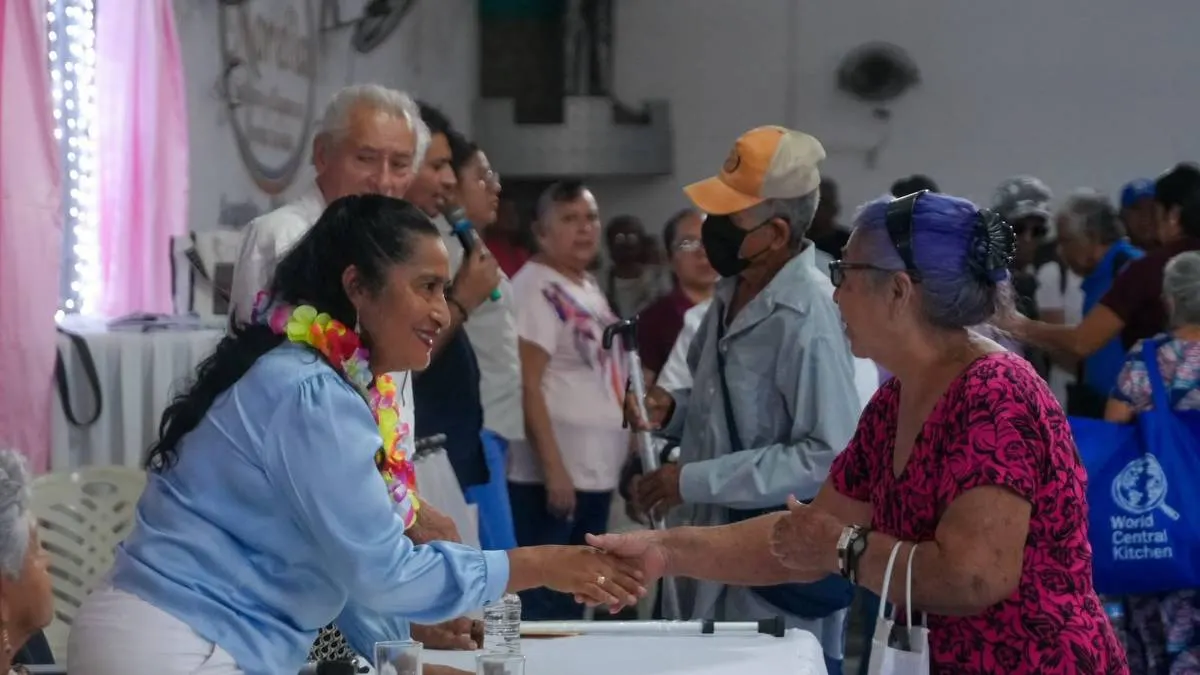 “No les estamos regalando nada”: Abelina López defiende apoyos para adultos mayores